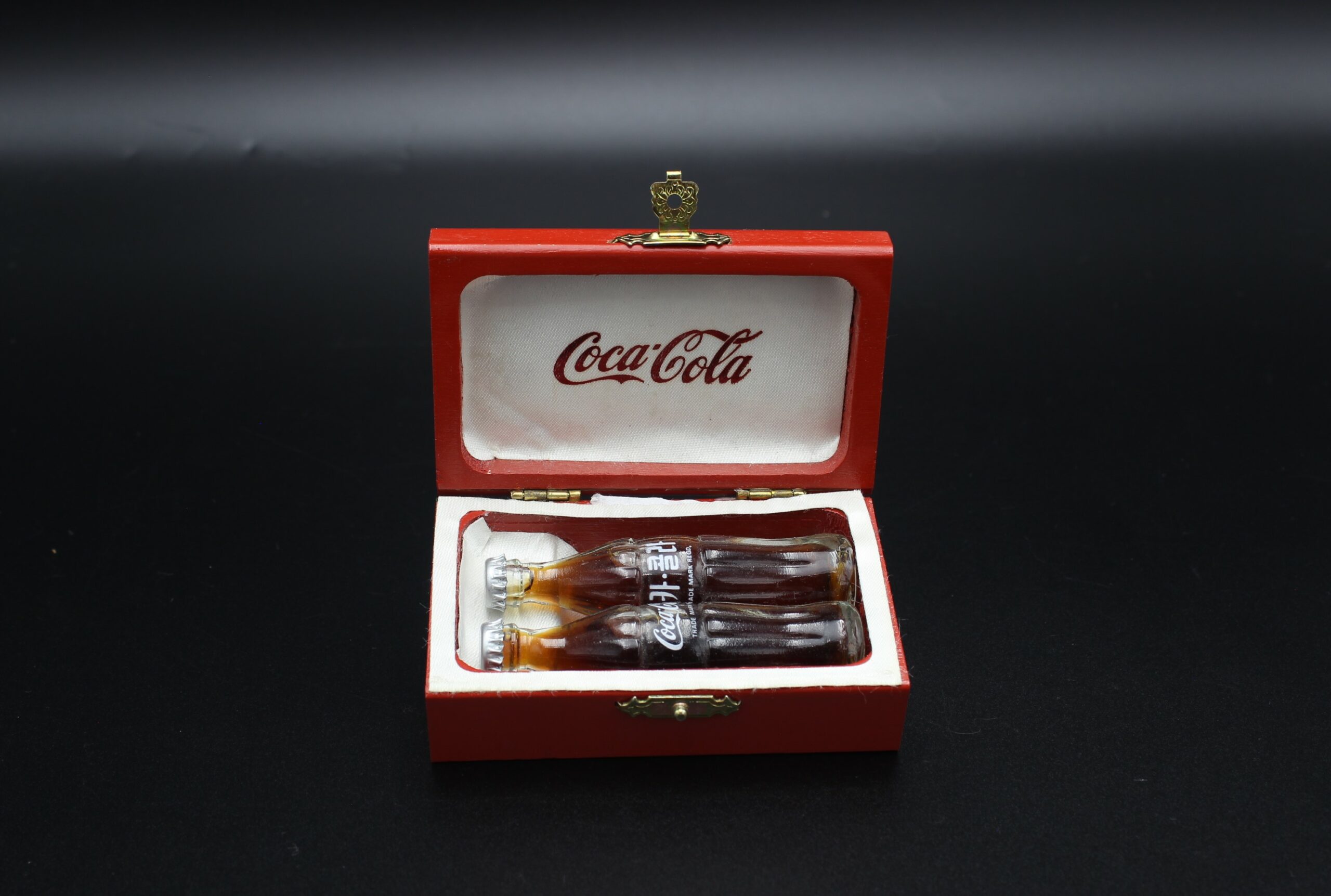 Coca-Cola / Mini Bottles Wooden Box Image