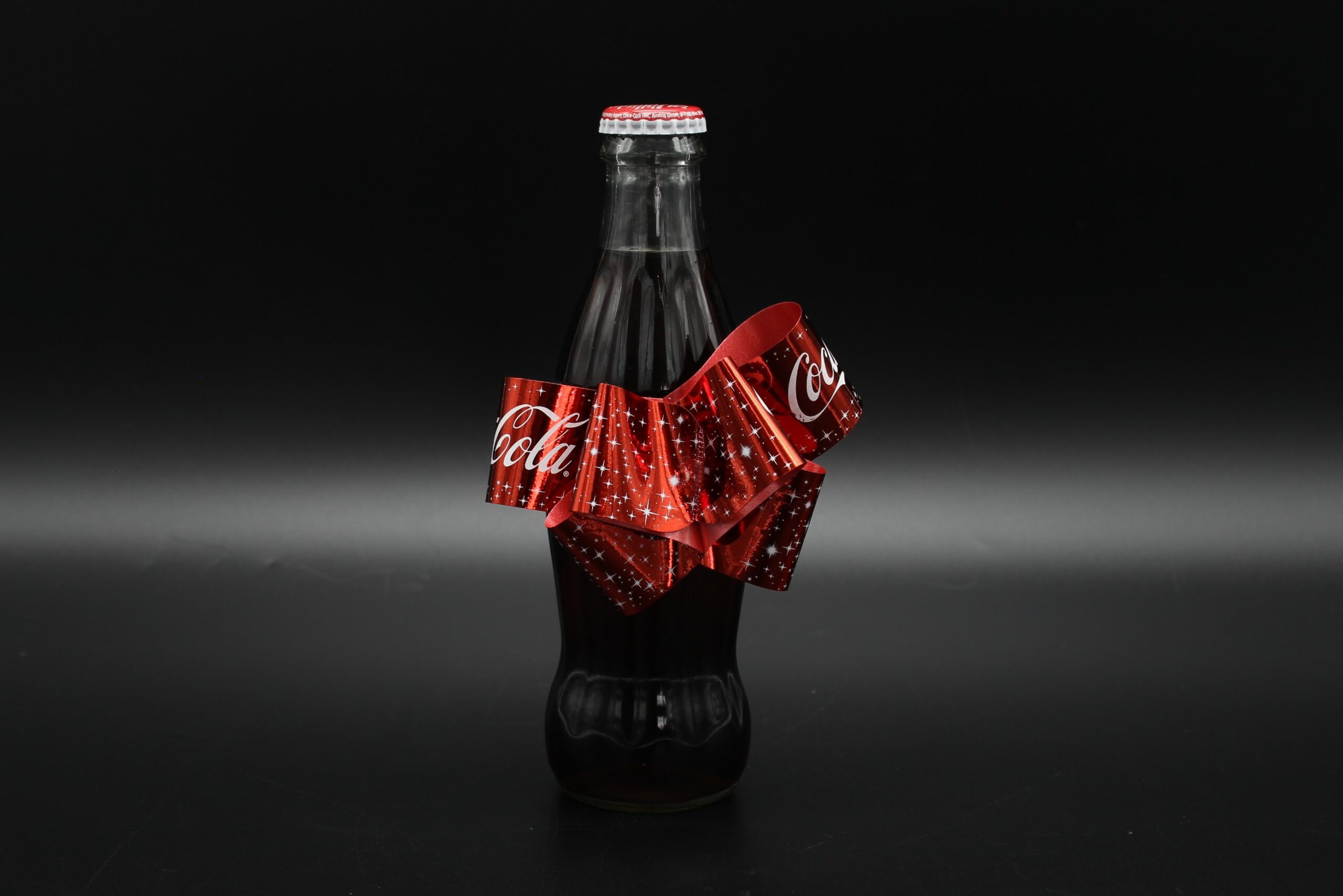 Coca-Cola / Christmas Glass Bottle With Bow Image