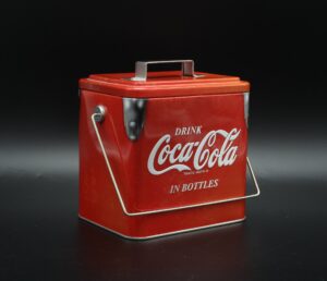 Coca-Cola / Metal Box Drink Coca-Cola In Bottles Image