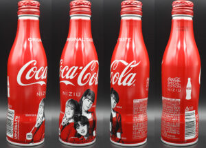 Coca-Cola / NIZIU / Mayuka, Nina, Rio / 3/3 Image