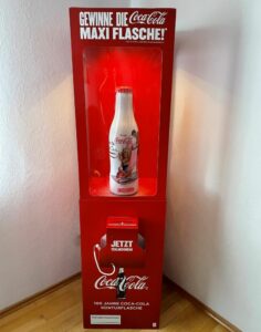 Coca-Cola / Aluminium Bottle XXL / 100 Jahre Konturflasche / Display Image