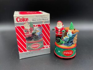 Coca-Cola / Delivering A Coca-Cola Christmas / Mini Action Musical Image