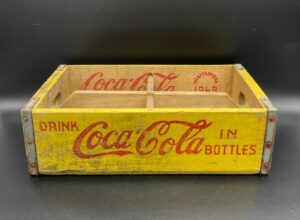 Coca-Cola / Wood Crate / Yellow Image