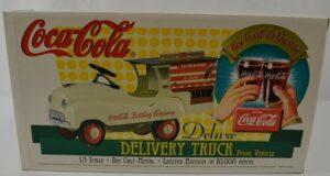 Delivery Truck Deluxe 1:3 Image