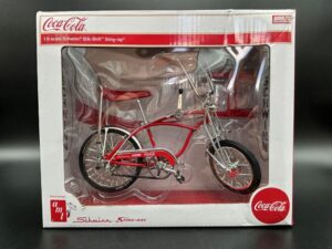 Coca-Cola / Schwinn Stik-Shift Sting-Ray Bike / 1:6 / Red Image