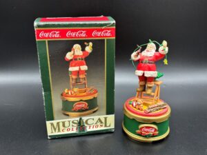 Coca-Cola / Musical Collection / Decorating The Tree Image