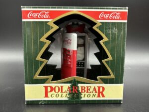 Coca-Cola / Brand Ornament / Polar Bear Collection / Vending Machine Mischief Image