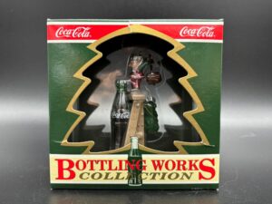 Coca-Cola / Brand Ornaments / Bottling Works Collection / Tops On Refreshment Image