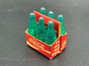 Coca-Cola / Mini Bottles / 6 Pack Paper Carrier Image