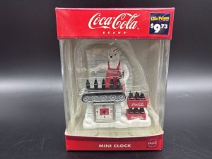 Coca-Cola / Mini Clock / Polar Bear Waiter Image