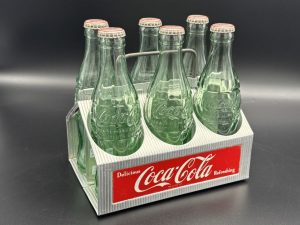 Coca-Cola / Metal Bottle Carrier / Delicious And Refreshing Image