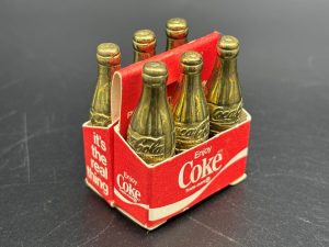 Coca-Cola / Mini Bottles / 6 Pack Paper Carrier / Golden Bottles Image