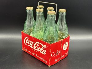 Coca-Cola / 6 Pack Cardboard Carrier / With Wire Handle Image
