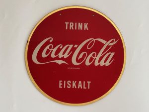 Coca-Cola / Trink Coca-Cola Eiskalt / Glass Sign Image