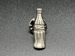 Coca-Cola / Contour Bottle / Pin Image