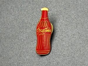 Coca-Cola / Contour Bottle / Pin Image