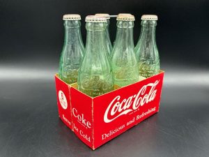 Coca-Cola / 6 Pack Cardboard Carrier / With Wire Handle Image