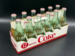 Coca-Cola / 12 Pack Cardboard Carrier / TGBWC Image