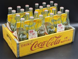 Coca-Cola / Wood Crate With 6 Packs Cardboard Carrier / King Size Image