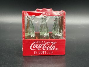 Coca-Cola / Mini Bottle Set / 6 Pack Wooden Carrier / Red Image