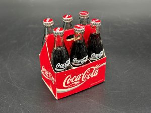 Coca-Cola / Mini Bottles / 6 Pack Paper Carrier Image