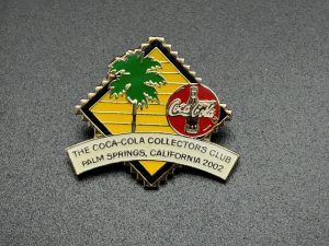 Coca-Cola / TCCCC / Palm Springs California 2002 / Pin Image