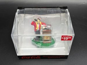Coca-Cola / Brand Collectible Mini-Clock / Man With Crates Image